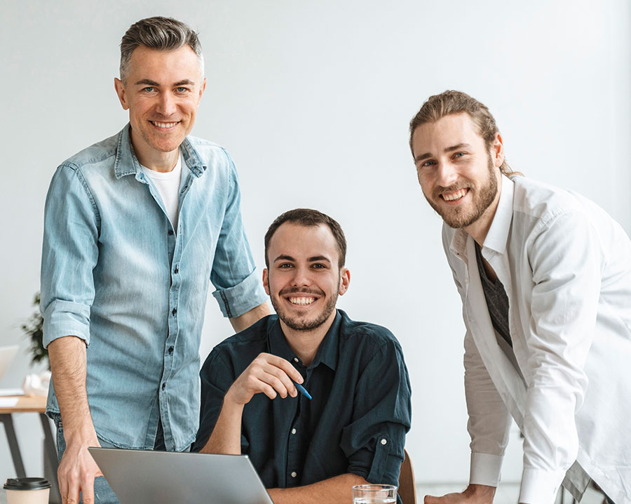 Espace de coworking moderne représentant un environnement de services informatiques pour PME wallonnes